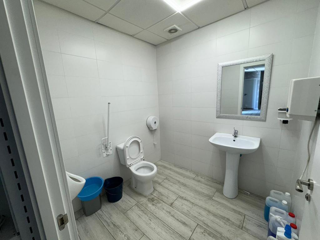 Local comercial en alquiler en Humanes (6)